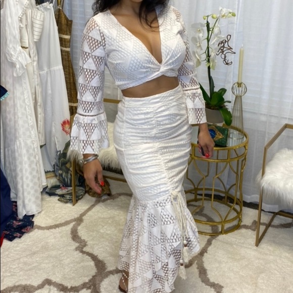 BRAND NEW Off white Paola Lace set - Picture 1 of 3